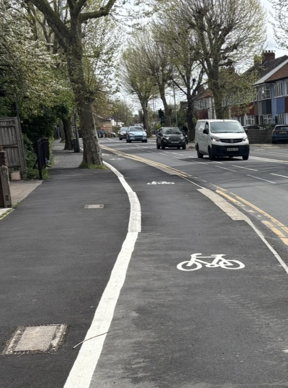 New separated cycle lane on Kingston Road